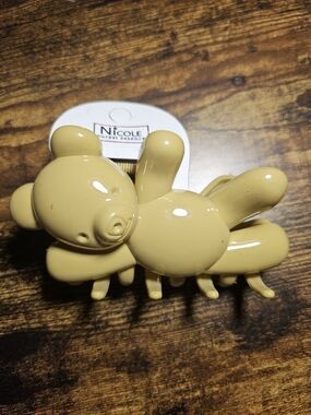 Nicole Yellow Bear Hair Claw Clip